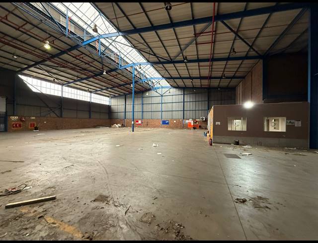 2,594M² WAREHOUSE TO LET IN SPARTAN